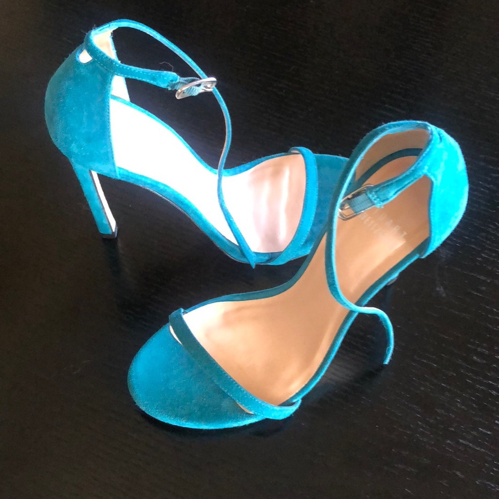 STUART WEITZMAN NUDIST